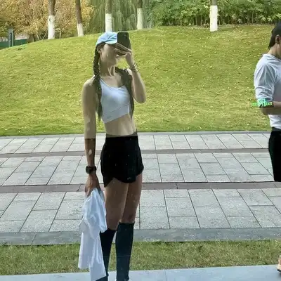 张德静